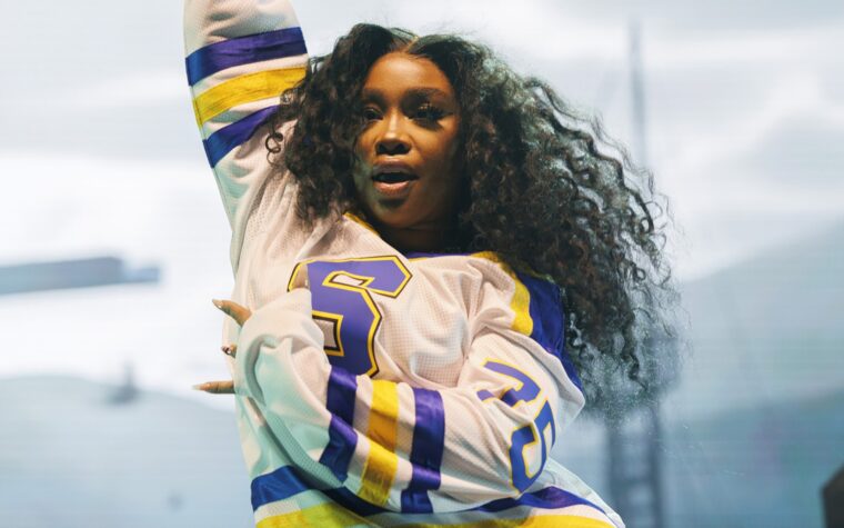 SZA confirme que "SOS" Deluxe "Lana" sortira cette semaine