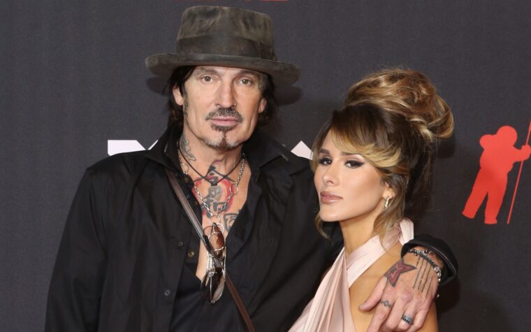 Tommy Lee de Mötley Crüe ne se douche qu'"une fois par semaine", dit sa femme