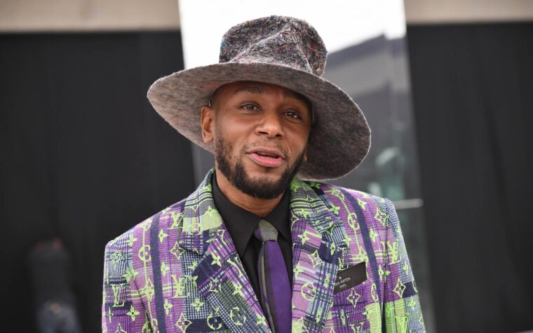 Yasiin Bey (FKA Mos Def) annonce la diffusion en direct de "Money Christmas" pour lancer son premier matériel solo en cinq ans