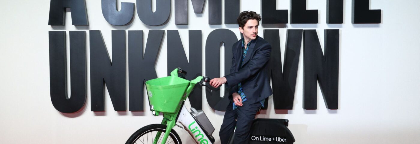 Timothée Chalamet condamné à une amende pour avoir roulé en vélo Lime à l'avant-première de « A Complete Unknown »
