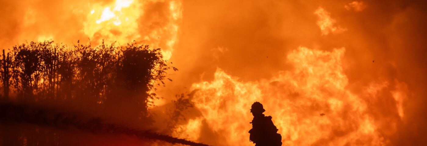 Live Nation et Crew Nation s'engagent à 1 million de dollars pour soutenir la communauté musicale touchée par les incendies de forêt à Los Angeles
