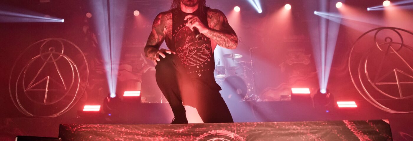 Dany, l'épouse de Tim Lambesis, s'exprime après la diffusion de nouvelles vidéos montrant un comportement inquiétant