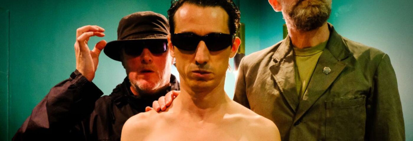 Les Moonlandingz reviennent enfin avec un nouveau single « frénétique » « The Sign Of A Man » et un concert à Londres