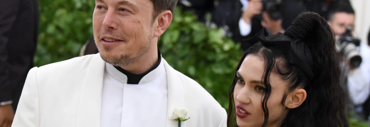 Grimes se dit « heureuse de dénoncer le nazisme » suite au salut controversé de son ex-partenaire Elon Musk : « Je ne suis pas lui »