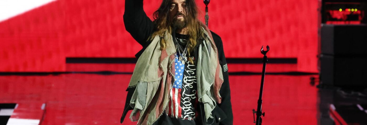 L'ex-femme de Billy Ray Cyrus Firerose dit qu'elle est « heureuse que la vérité soit révélée » après un ensemble d'inauguration de Trump désastreux