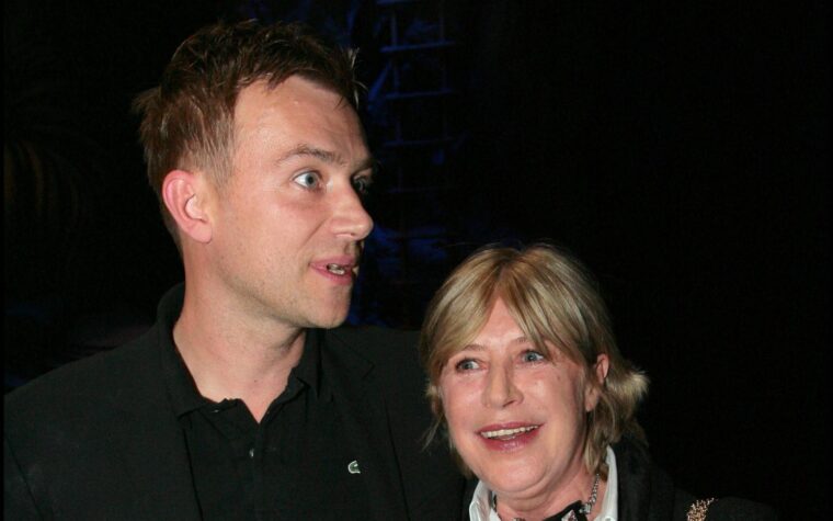 Damon Albarn de Blur sur l'obtention de "tout à fait Lairy" avec Marianne Faithfull