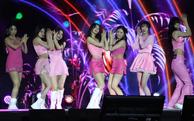 Cinq membres de fromis_9 signent avec un nouveau label et déclarent avoir "décidé de poursuivre leurs activités de groupe"