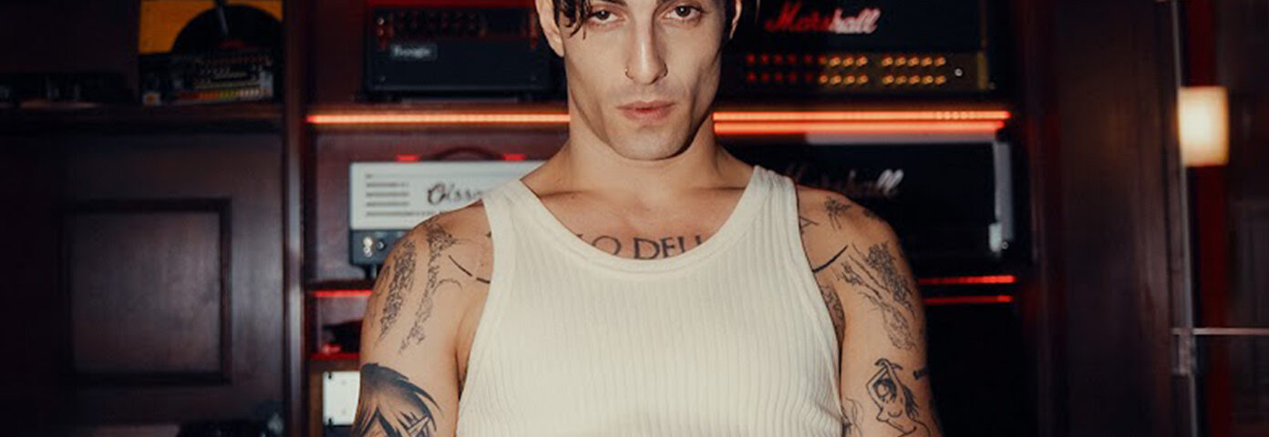 Damiano David de Måneskin partage une couverture ardente de Mark Ronson et Miley Cyrus «  Rien ne se brise comme un cœur ''