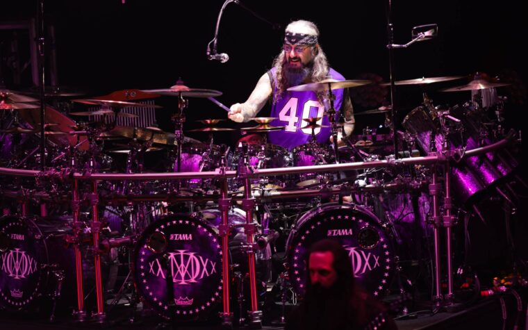 Dream Theatre partager 'Midnight Messiah' avec les premières paroles de Mike Portnoy en 16 ans