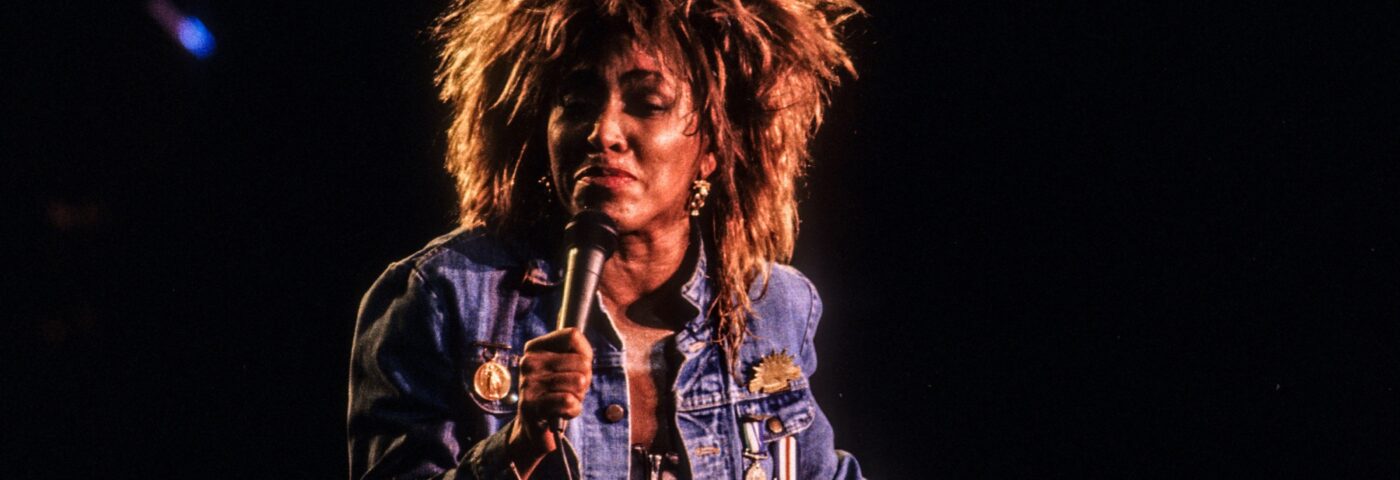 Écoutez la nouvelle chanson inédite de Tina Turner, « Hot For You Baby »