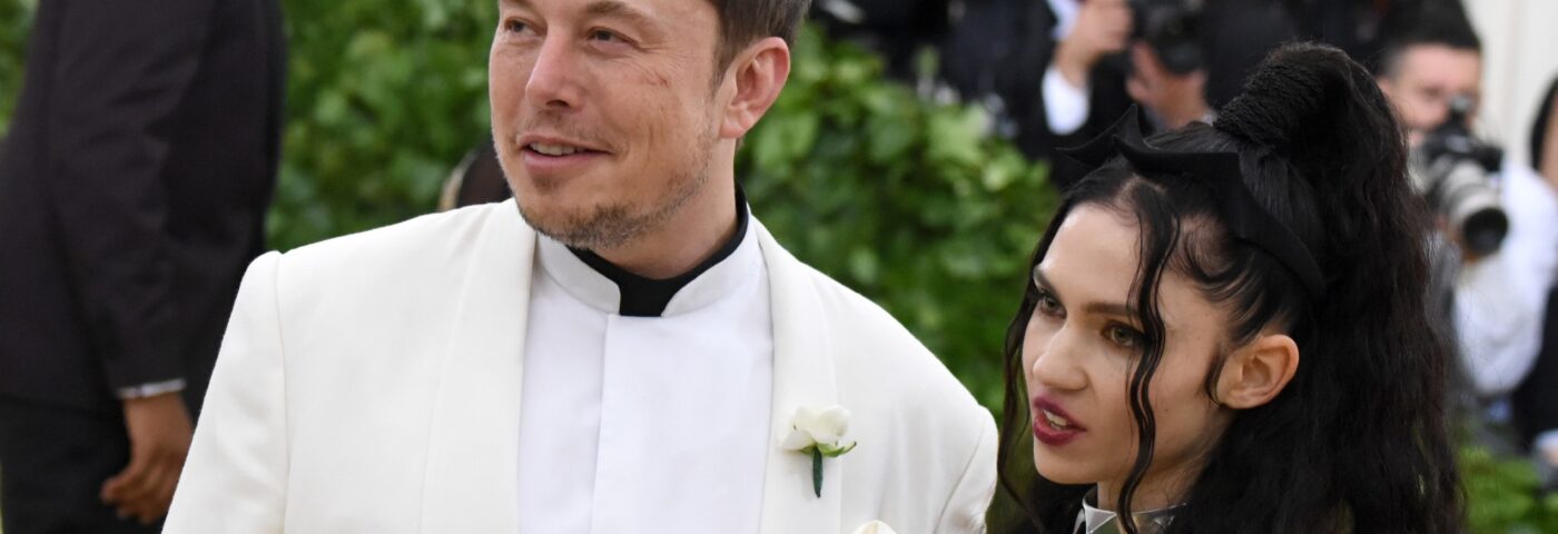 Grimes demande aux gens de « cesser de publier des images de mon enfant partout » après les images virales de la Maison Blanche Elon Musk