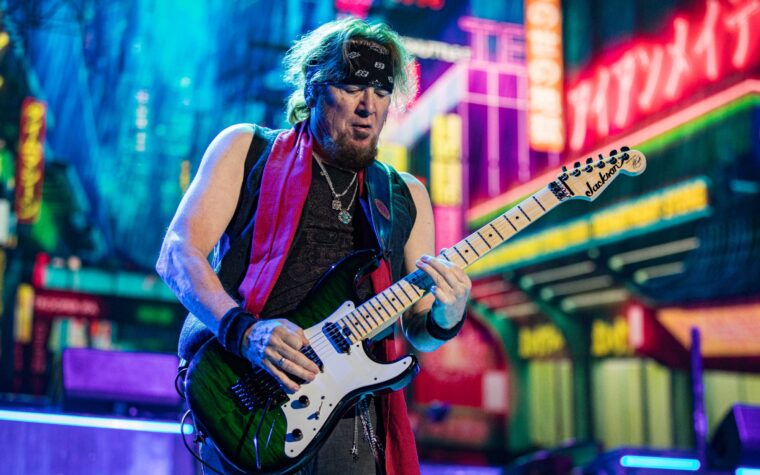 La maison du guitariste d'Iron Maiden, Adrian Smith, à Malibu, détruite par des incendies de forêt