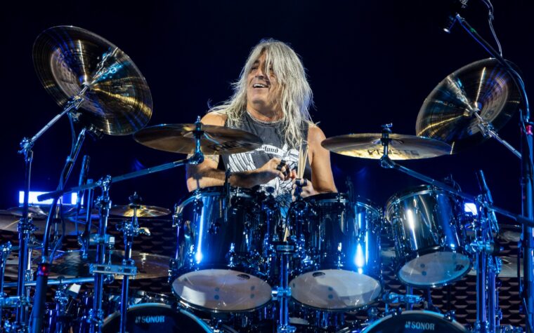 Les Scorpions reportent la résidence à Las Vegas pour que le batteur Mikkey Dee se remette d'une maladie