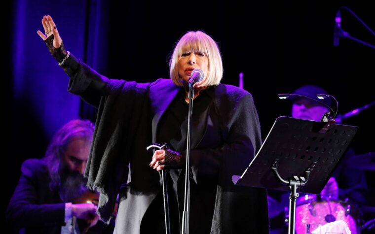 Les fans partagent des images du dernier concert de Marianne Faithfull