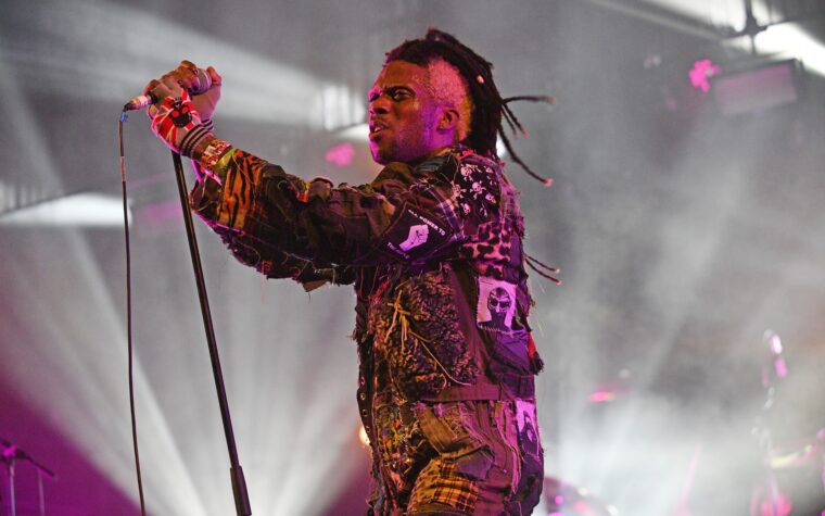 Regardez Ho99o9 interpréter deux nouvelles chansons féroces « Bad Vibes » et « Bald Eagle Britney »