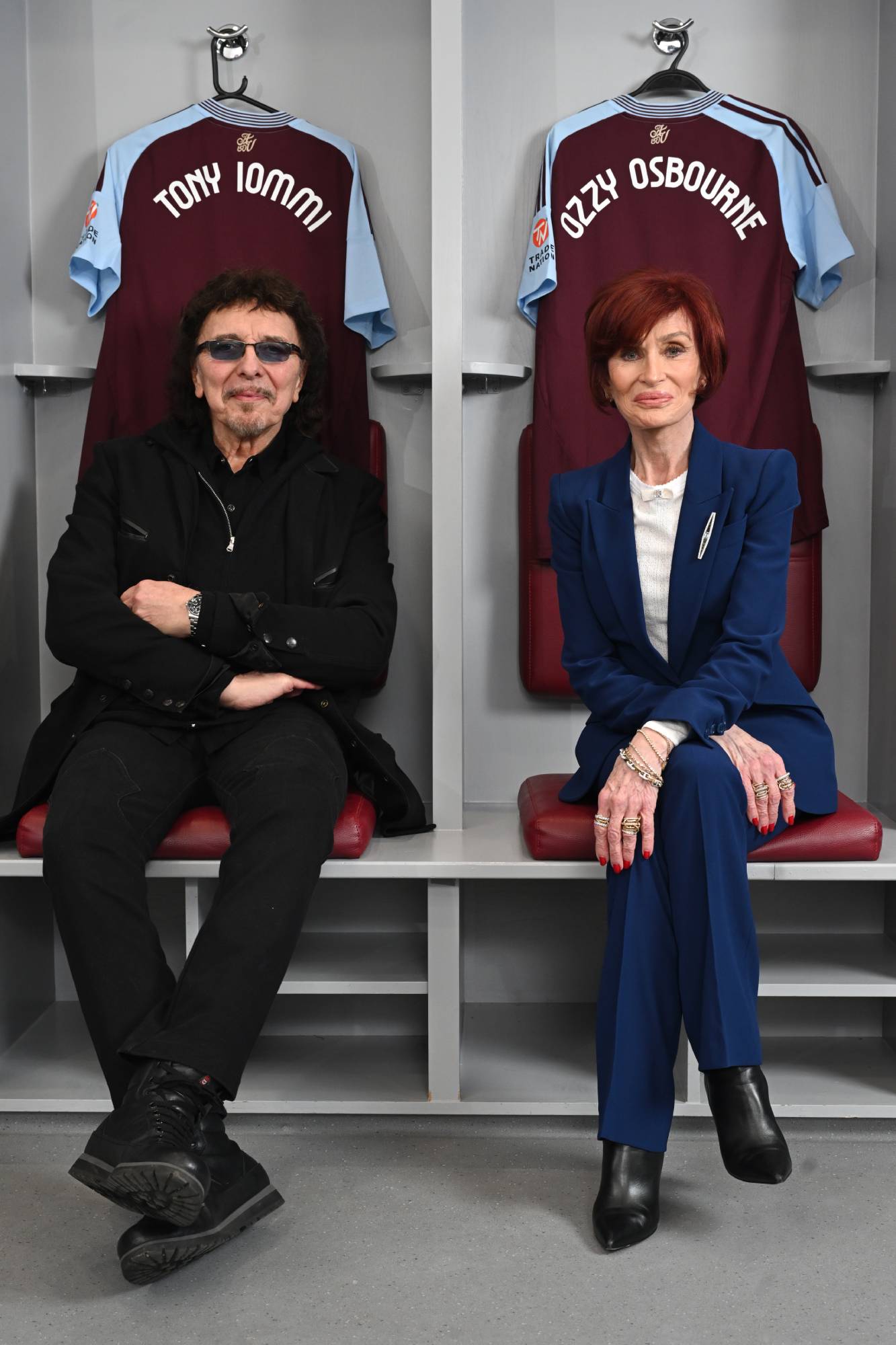 Tony Iommi et Sharon Osbourne assistent à l'annonce de l'émission finale de Black Sabbath "Retour au début" à Villa Park (photo de Samir Hussein / Getty Images pour Live Nation UK)