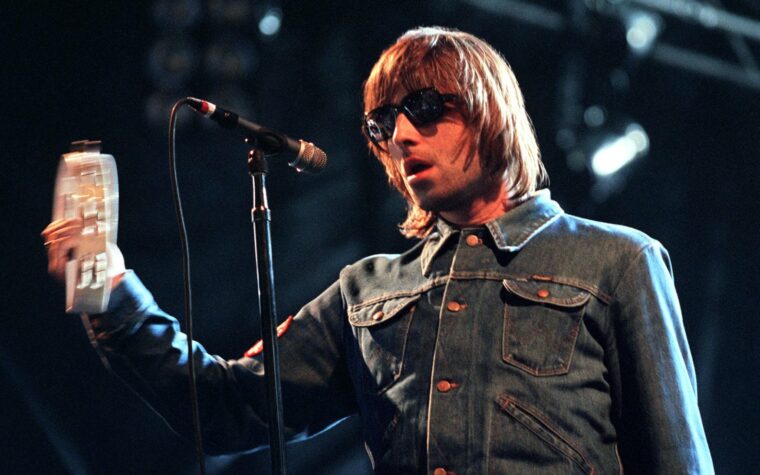Oasis annonce le 25e anniversaire «debout sur l'épaule de la réédition des Giants