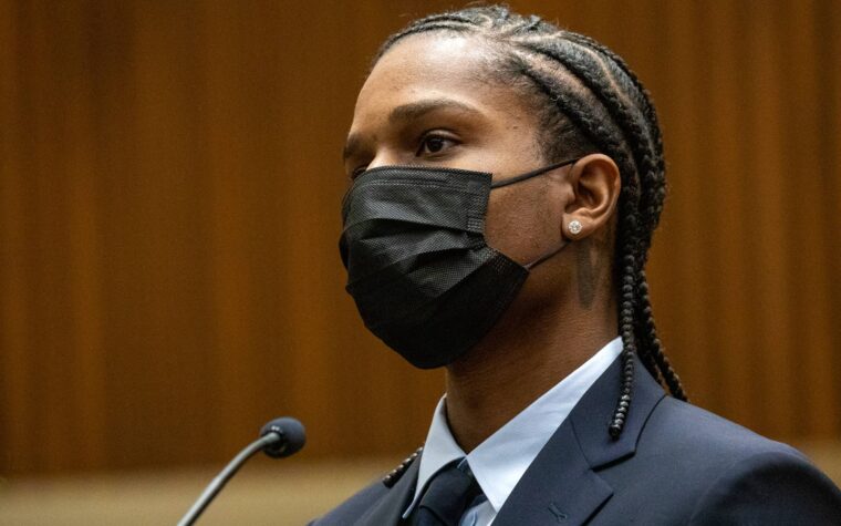 Un $ ap rocky a été raillé par une victime présumée de "tirer sur ce faux arme", explique le témoin
