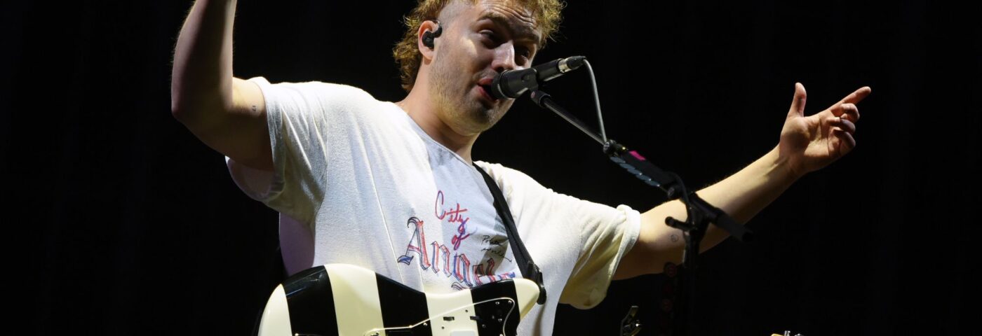 Sam Fender annonce plus d'énormes spectacles de plein air au Royaume-Uni pour l'été 2025