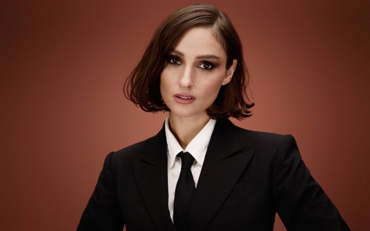 Banks parle de "Brave" New Album 'Of Her Head', collaborant avec Doechii et 10 ans de «déesse»