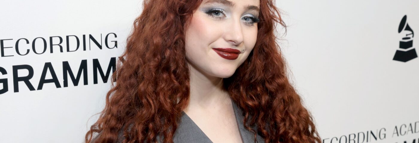 Chappell Roan révèle la version « plombier » du nouveau single « The Giver » Chappell Roan révèle la version « plombier » du nouveau single « The Giver »