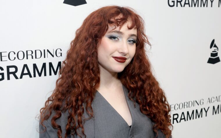 Chappell Roan révèle la version "plombier" du nouveau single "The Giver"