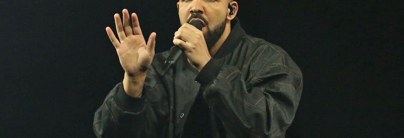 Drake reporte aux dates de la tournée en Australie et en Nouvelle-Zélande sur le « conflit de planification » Drake reporte aux dates de la tournée en Australie et en Nouvelle-Zélande sur le « conflit de planification »