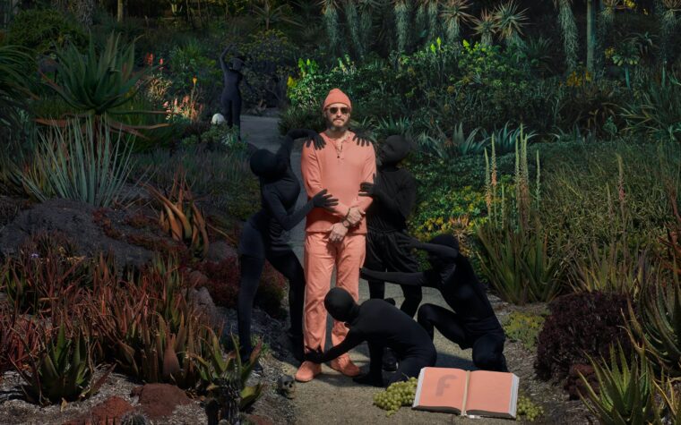 Bon Iver partage un nouveau single joyeux `` Tout est paisible amour ''