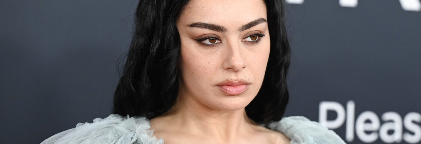 Charli XCX nommé auteur-compositeur de l'année Charli XCX nommé auteur-compositeur de l'année
