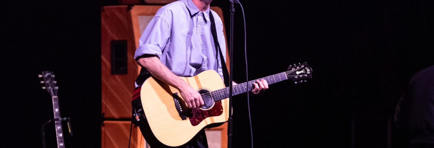 Fran Healy de Travis partage la mise à jour après avoir été transporté d'urgence à l'hôpital après une blessure « gnarly » sur scène