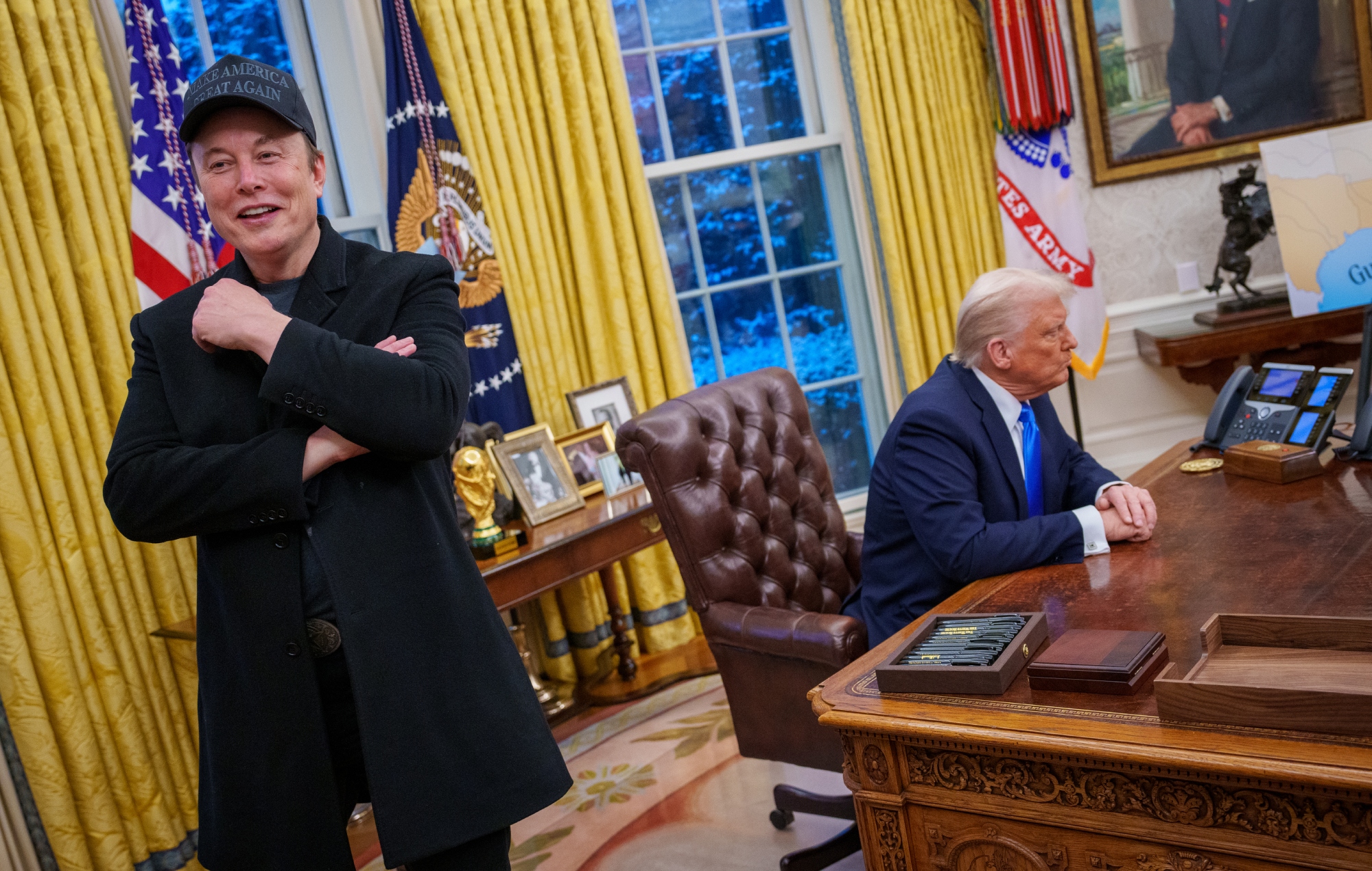 Elon Musk et le président Donald Trump dans le bureau ovale de la Maison Blanche 