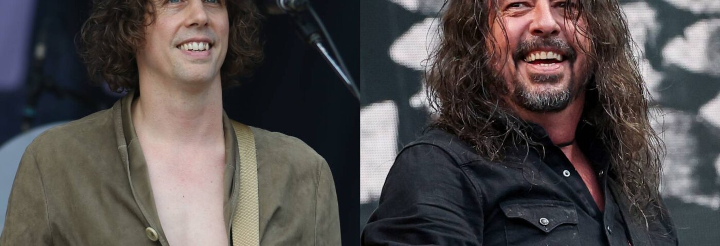 Johnny Borrell de Razorlight sur Dave Grohl lui demandant de le frapper au visage Johnny Borrell de Razorlight sur Dave Grohl lui demandant de le frapper au visage