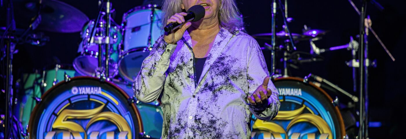 Kansas Reshède montre que Ronnie Platt révèle le diagnostic de cancer