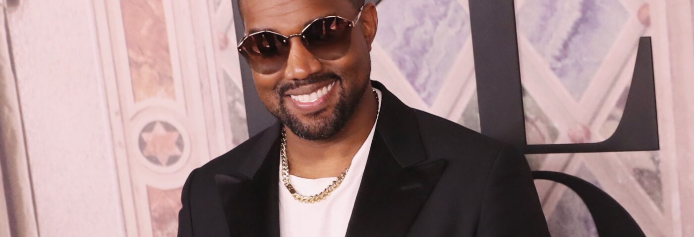 Kanye West a « réalisé » qu'il n'est « pas nazi » Kanye West a « réalisé » qu'il n'est « pas nazi »