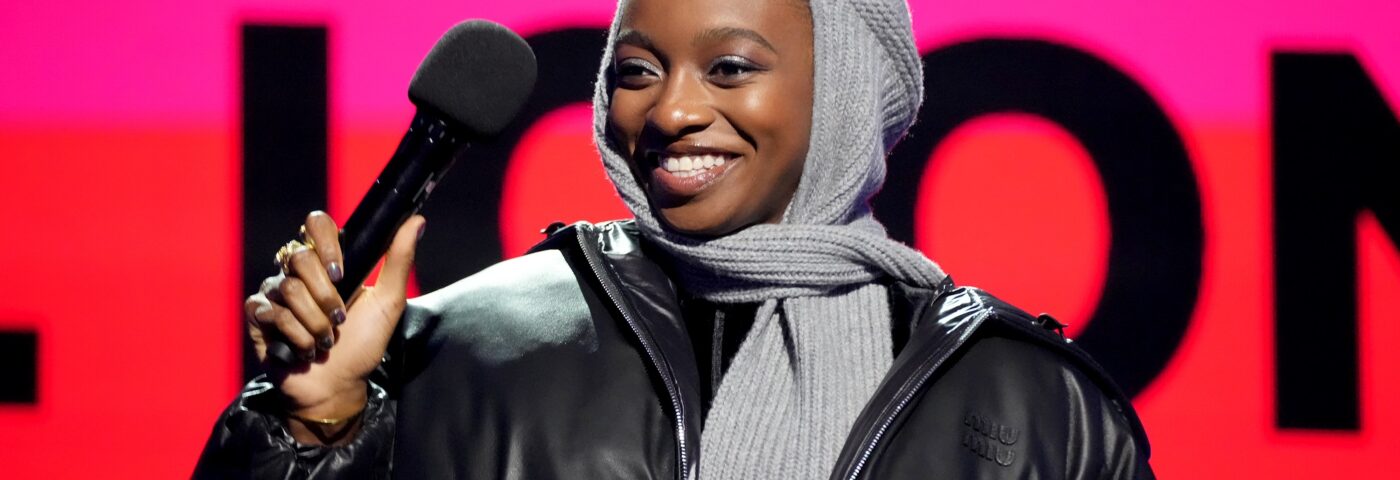 Little Simz partage un nouveau message cryptique, les fans spéculent qu'un nouvel album est en route