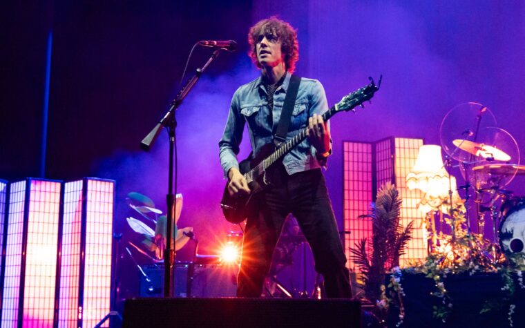 Razorlight annonce un énorme concert de darlington en plein air l'été 2025 avec une scène de couleur océan, Jake Bugg, des mensonges blancs et plus