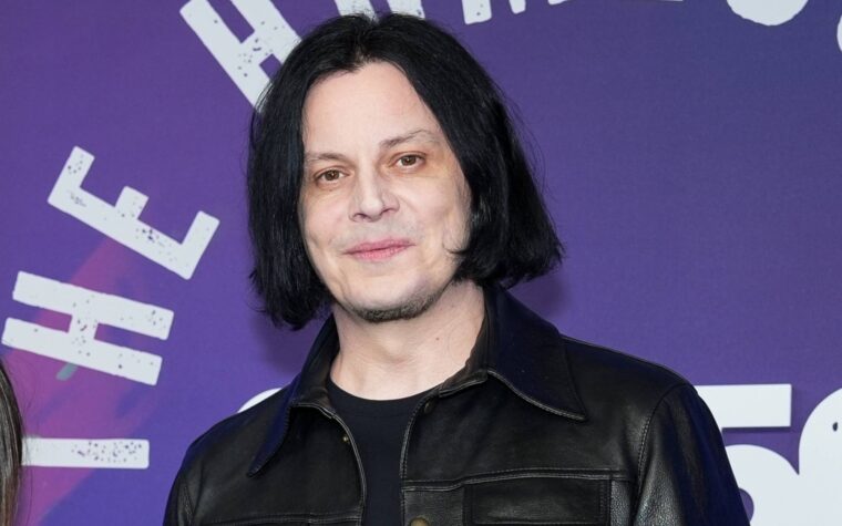 Regardez Jack White jouer «Seven Nation Army», couvrez Neil Young au «SNL50»