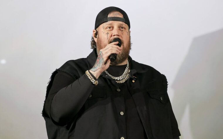Regardez le concert de Jelly Roll Host La Wildfire Benefit pour les premiers intervenants