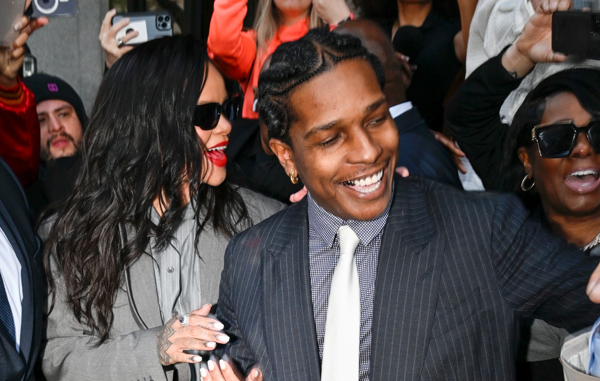 Rihanna et un $ ap rocky sont vus à l'extérieur du Clara Shortridge Foltz Criminal Justice Center le 18 février 2025 à Los Angeles, en Californie.