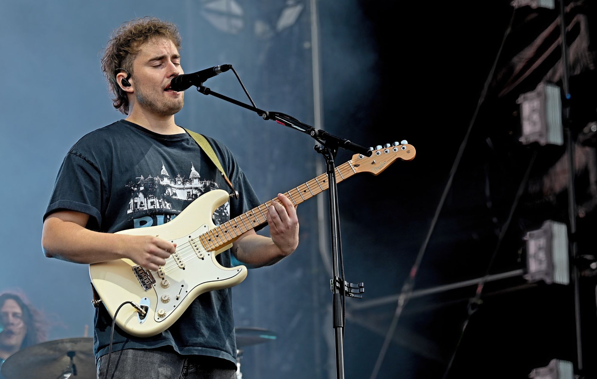 Sam Fender se produit en direct