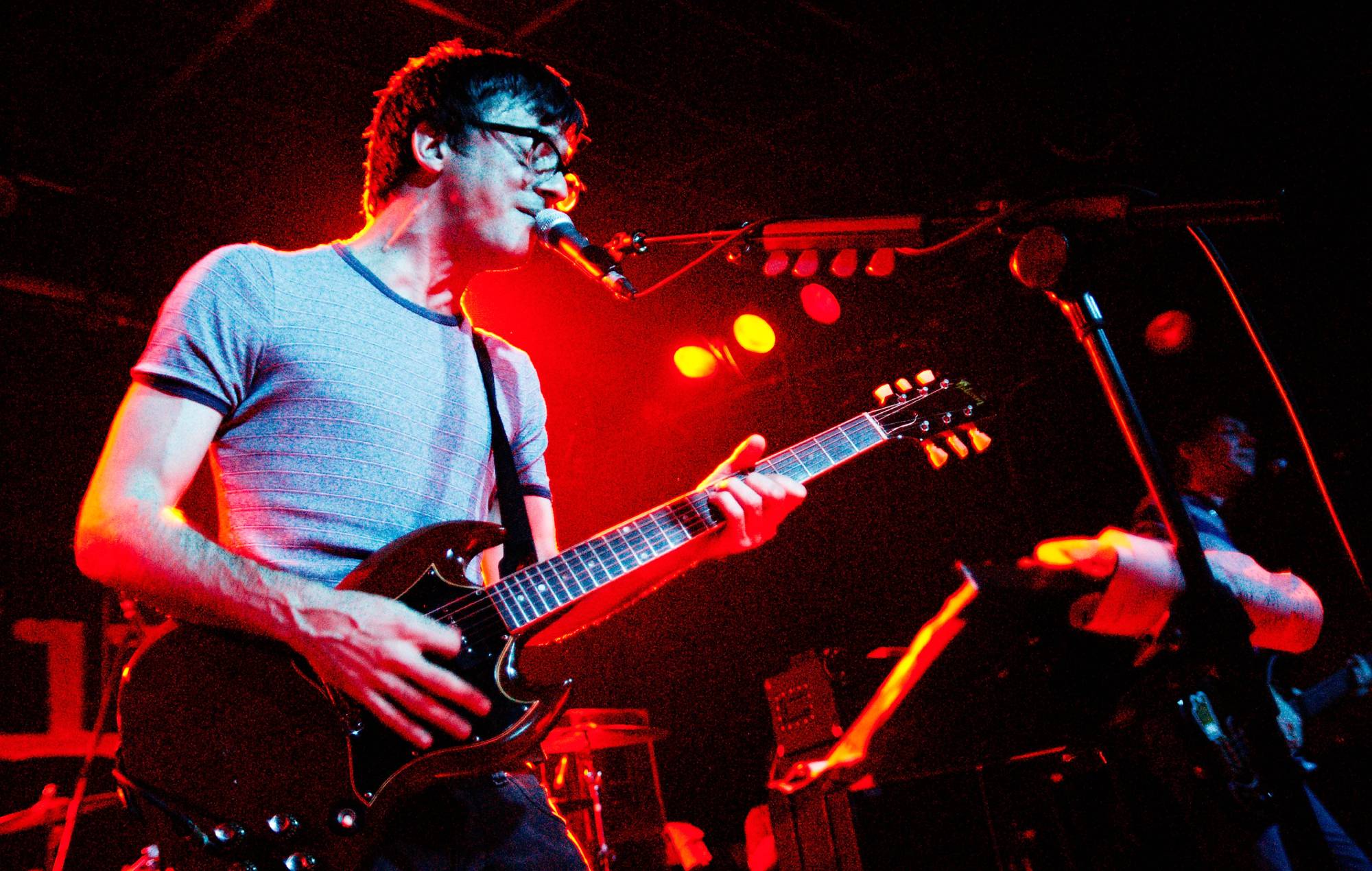 Graham Coxon se produisant au leadmill à Sheffield (photo de Gary Wolstenholme / Redferns)