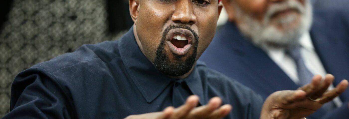 Shopify a fermé le site Web de Yeezy de Kanye West pour avoir vendu un t-shirt Swastika, Matthew Koma répond avec «  Fuck Ye ''
