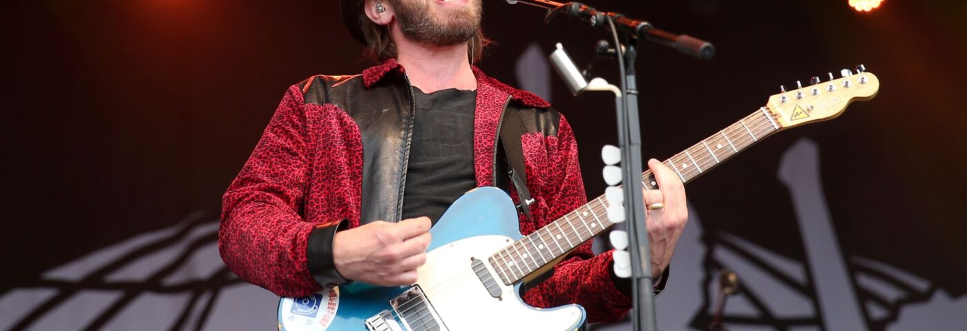 Supergrass annonce 'Je devrais coco' 30e anniversaire US Tour alors que Kelly Clarkson couvre 'Aût' '