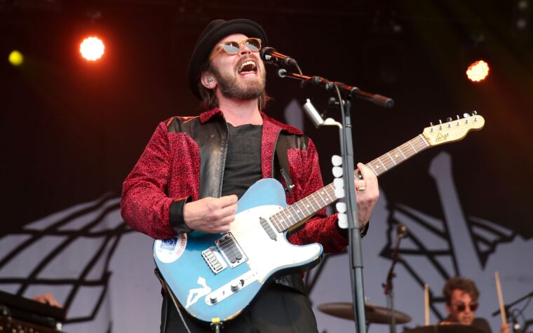 Supergrass annonce 'Je devrais coco' 30e anniversaire US Tour alors que Kelly Clarkson couvre 'Aût' '