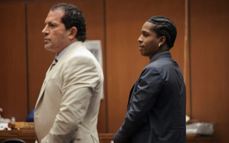Un $ ap rocheux intègre en plaisantant l'avocat dans un $ AP Mob après un verdict non coupable