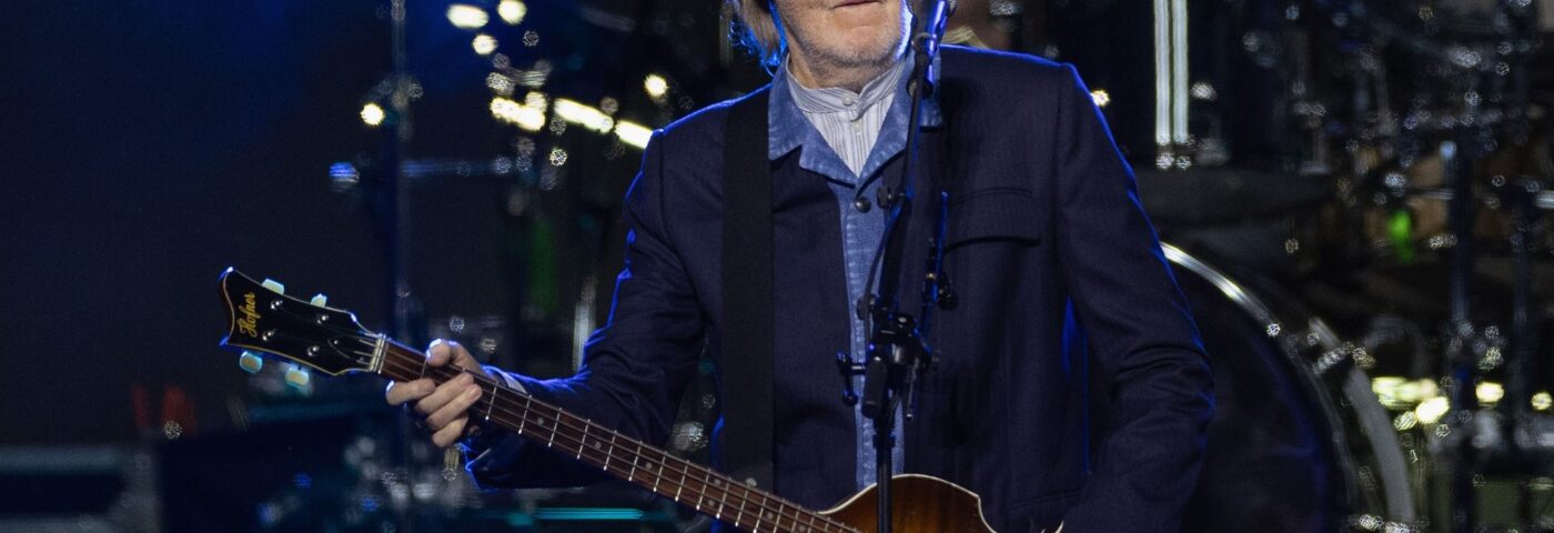 Voici ce que Paul McCartney a joué quand il a « bercé » son minuscule émission de New York hier soir