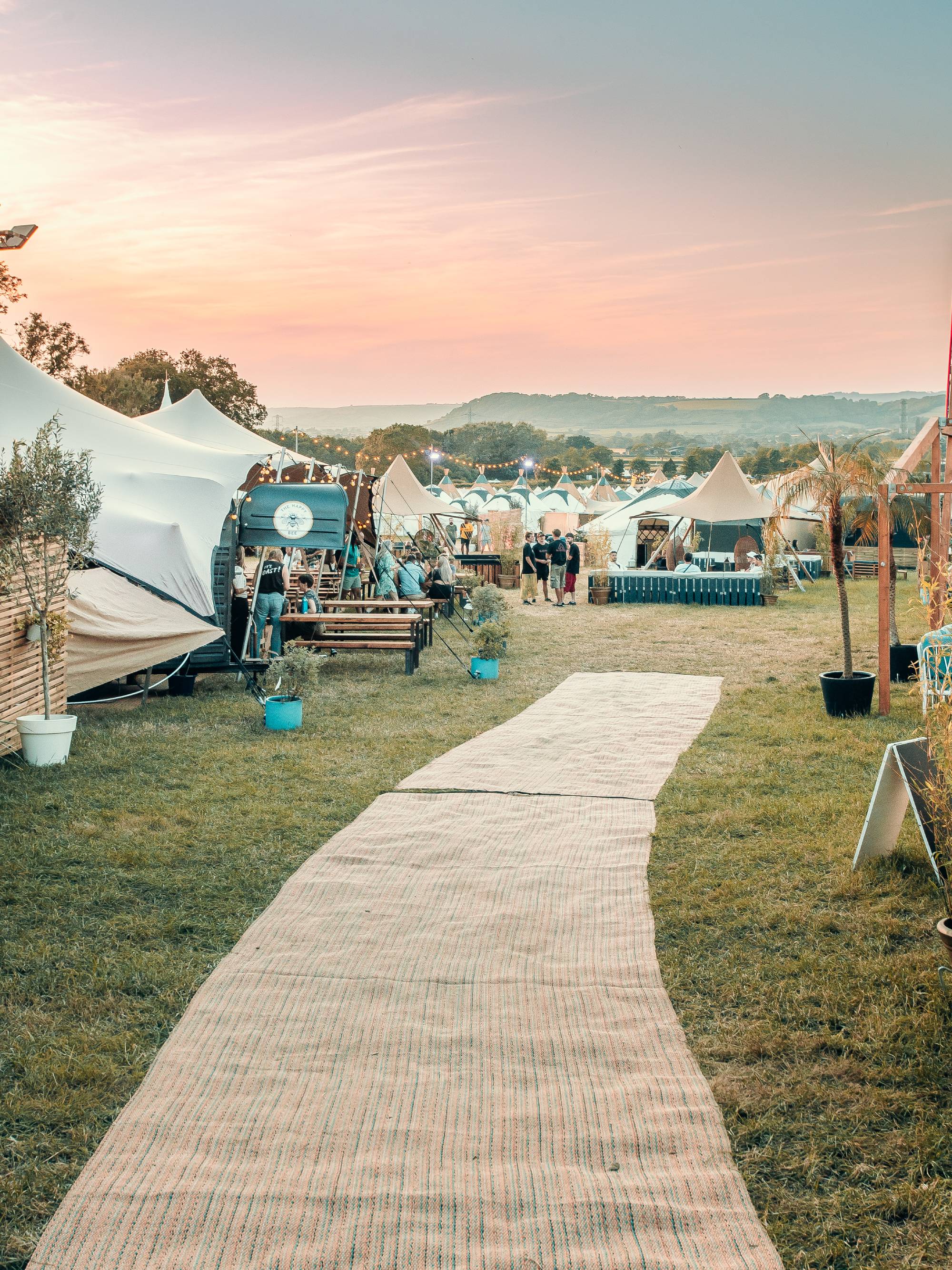 Glampville_glastotel_2024. Crédit: appuyez sur 