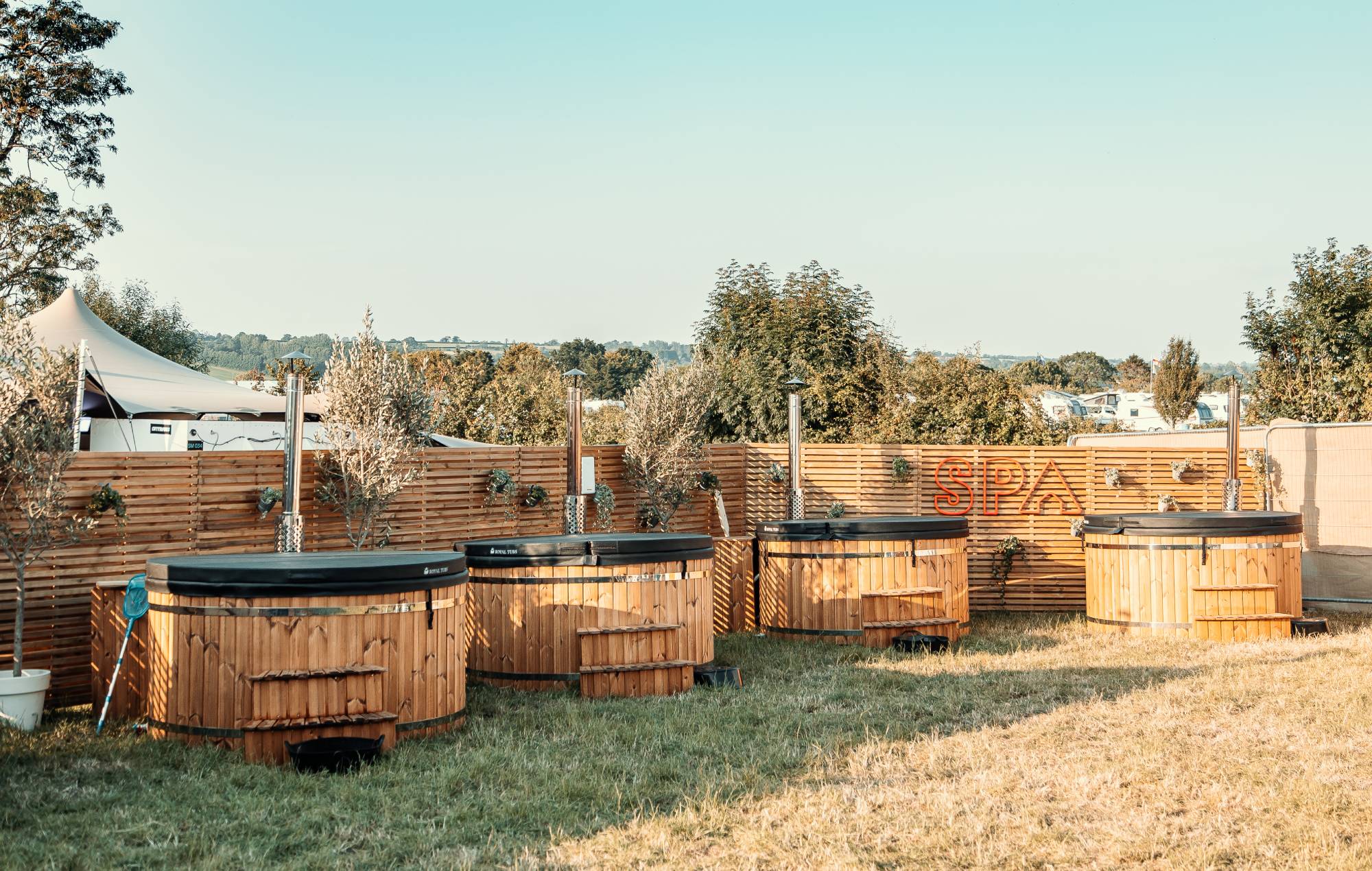 Glampville_glastotel_2024. Crédit: appuyez sur