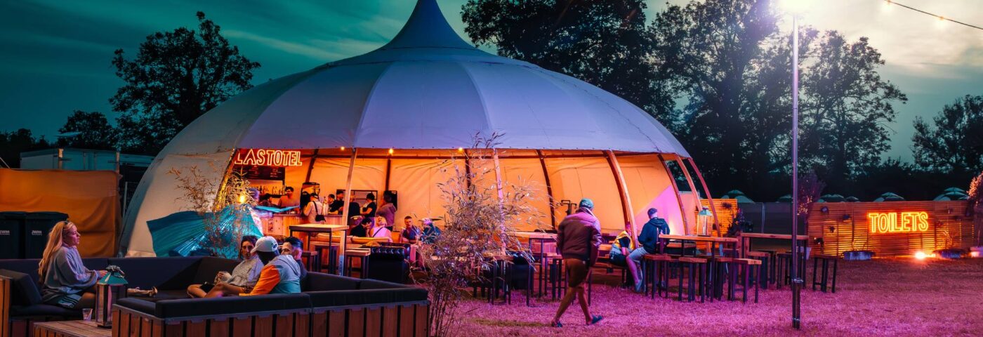 Camp de Glampville prenant maintenant des réservations pour Glastonbury 2025