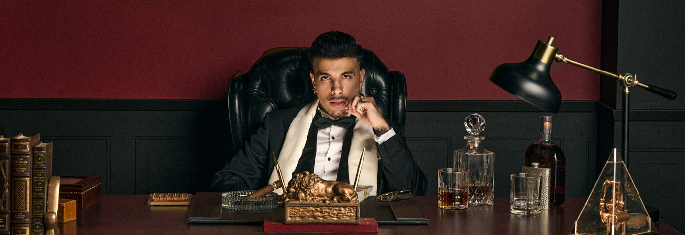 Rauw Alejandro lors de la tournée 'Cosa Nuestra': « Dress Up Fancy »